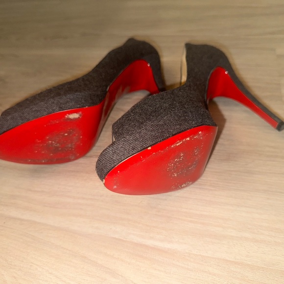 Christian Louboutin heels size 39.5 - Picture 3 of 3